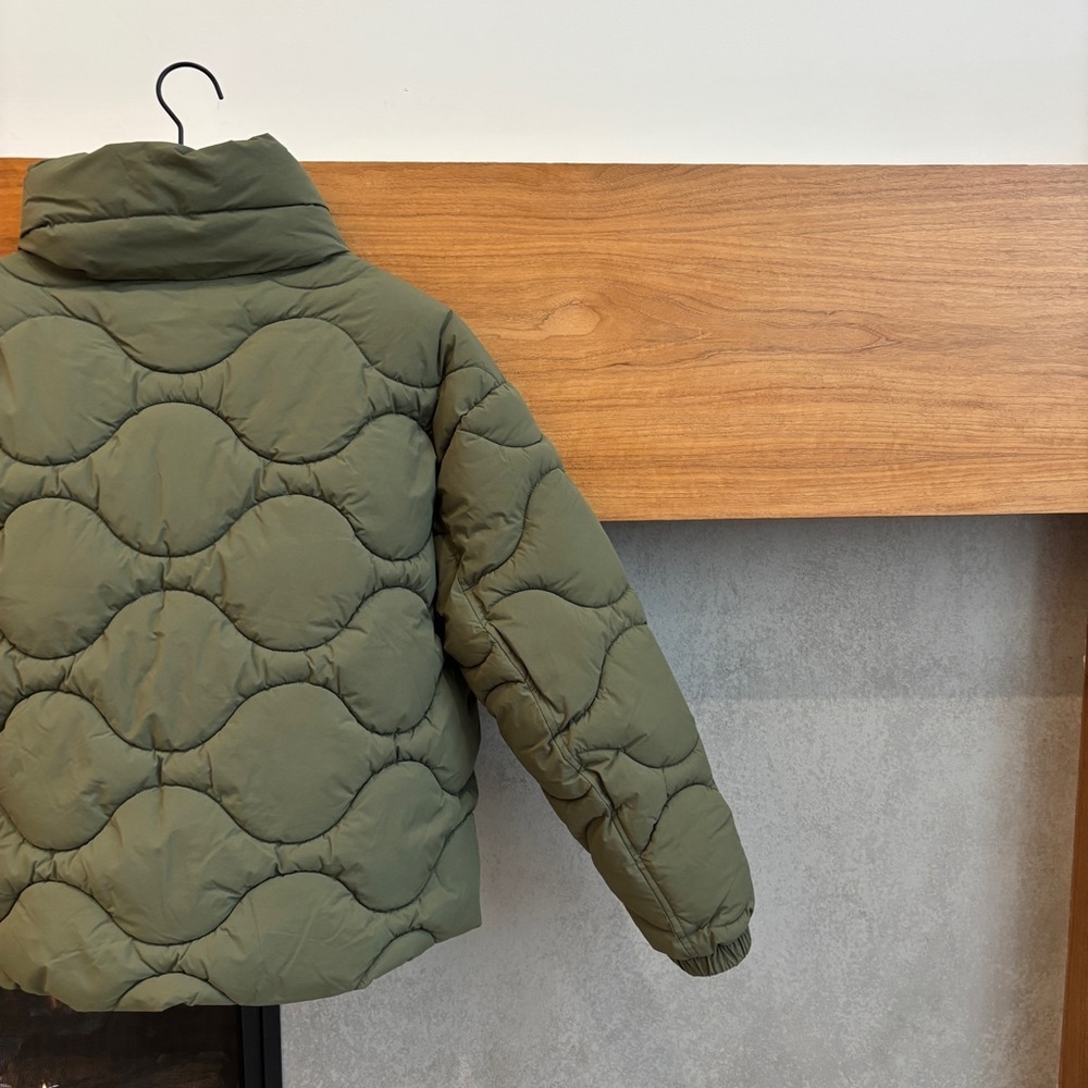 NWOT GAP Relaxed Quilted Nylon Jacket, Size S - Picture 12 of 14